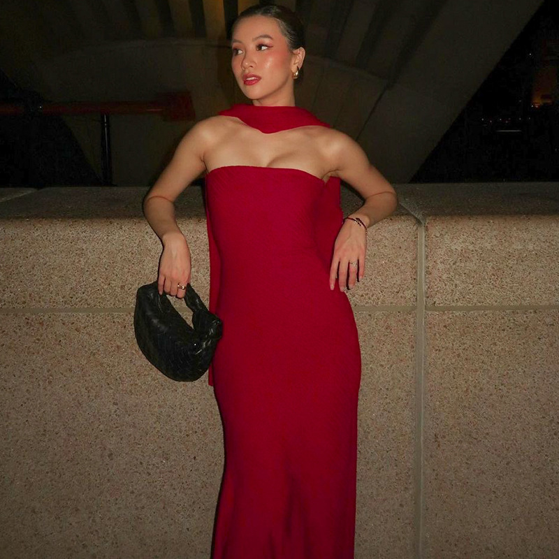 Strapless Ribbed Maxi Dress for Wedding and Evening Glamour